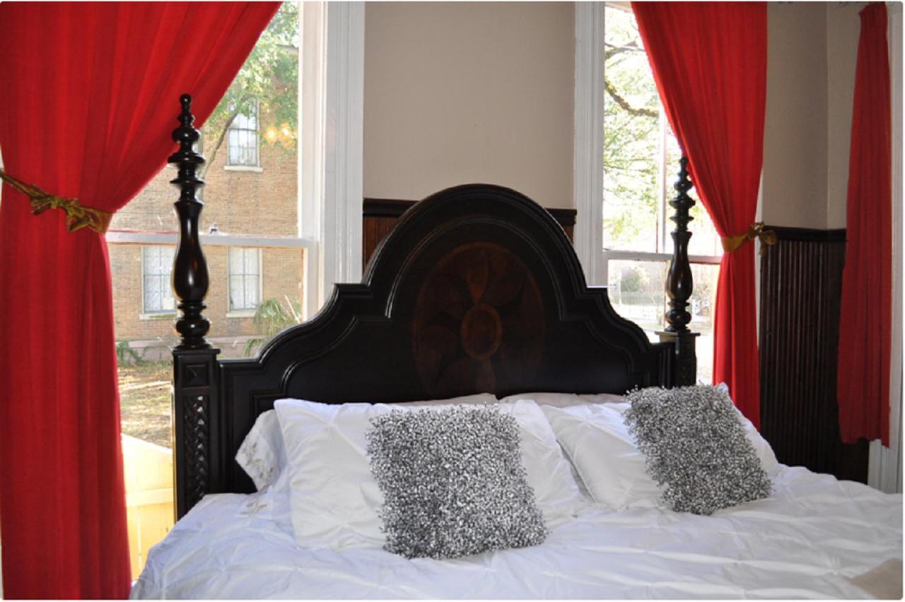The Mardi Gras House Bed & Breakfast Mobile Luaran gambar